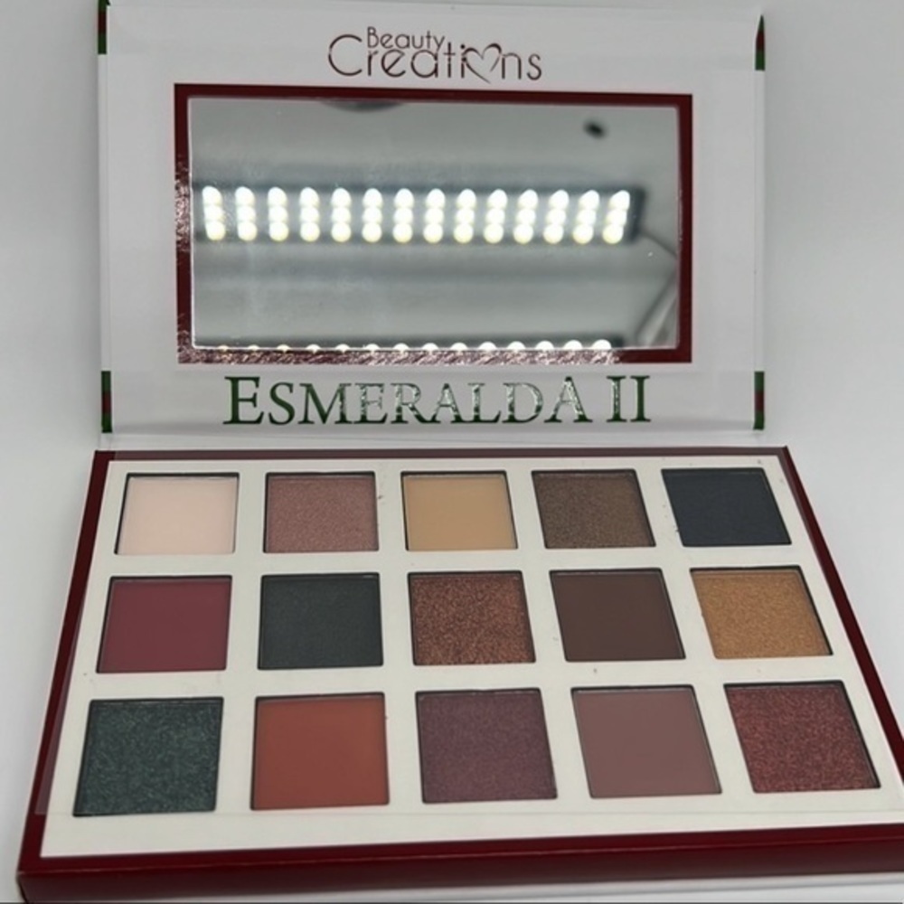ESMERALDA PALETTE II By Beauty Creations - Picture 2 of 5